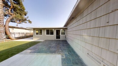 6242 Dorothy Dr in San Diego, CA - Building Photo - Building Photo