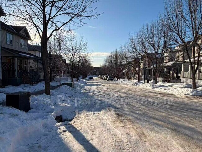 1874 Tomlinson Crescent NW in Edmonton, AB - Building Photo - Building Photo