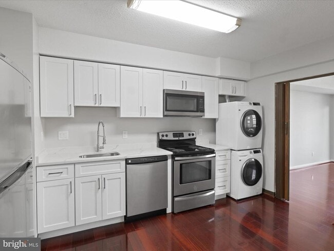 property at 3713 S George Mason Dr