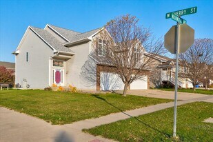 415 Washington Ave in North Liberty, IA - Building Photo