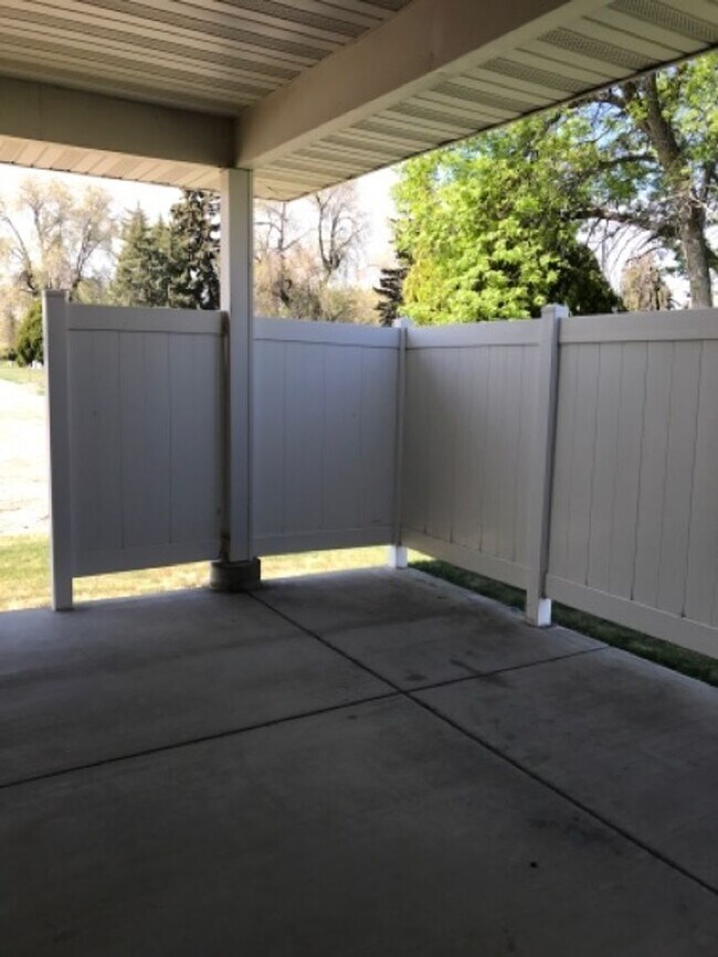 321 Aspenwood Dr in Twin Falls, ID - Building Photo - Building Photo