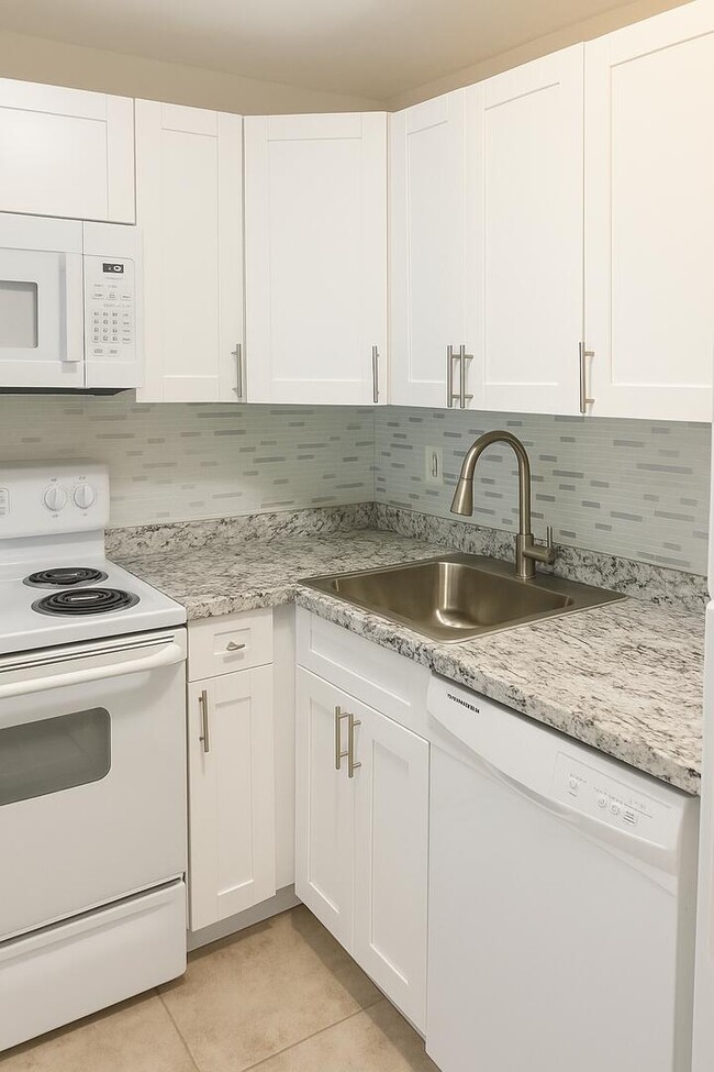 4850 NE 5th Ave in Boca Raton, FL - Building Photo - Building Photo