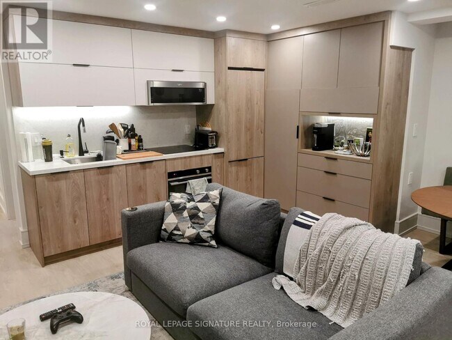 20 Lukow Terrace in Toronto, ON - Building Photo - Building Photo