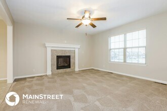 1001 Quartz St in Louisburg, KS - Building Photo - Building Photo