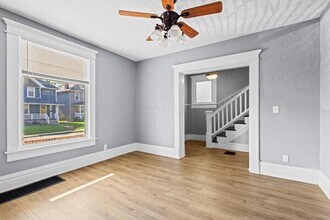 571 Gilbert St in Columbus, OH - Building Photo - Building Photo