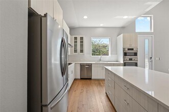 6333 Florencia Ln in Austin, TX - Building Photo - Building Photo