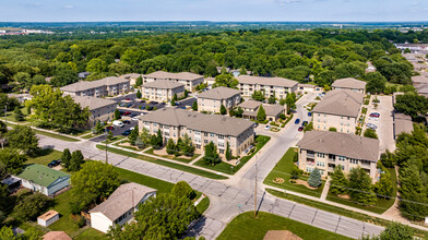 The Frontier West Lawrence in Lawrence, KS - Foto de edificio - Building Photo