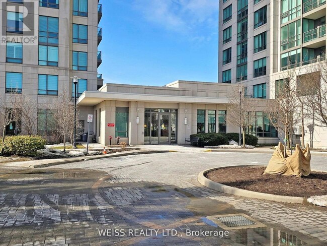 88-688 Promenade Cir in Vaughan, ON - Building Photo - Building Photo
