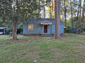 3251 Meadow Ln in Jackson, MS - Building Photo