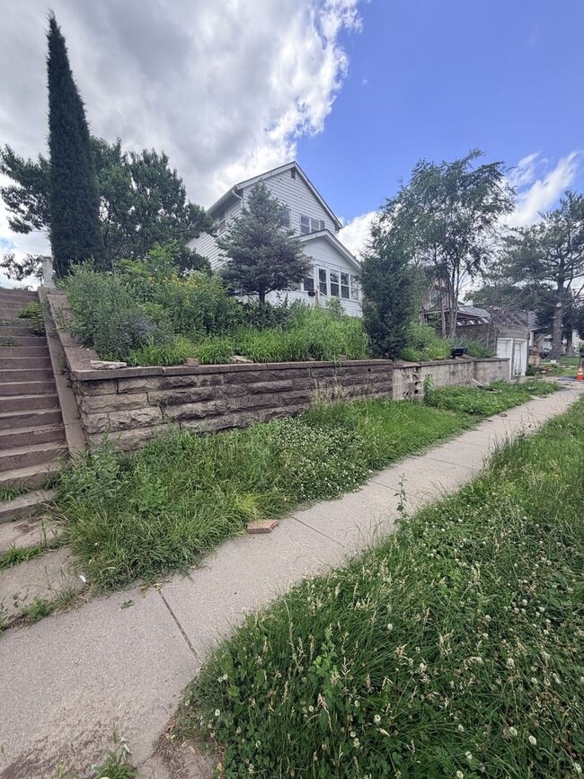 property at 1336 S 25th Ave