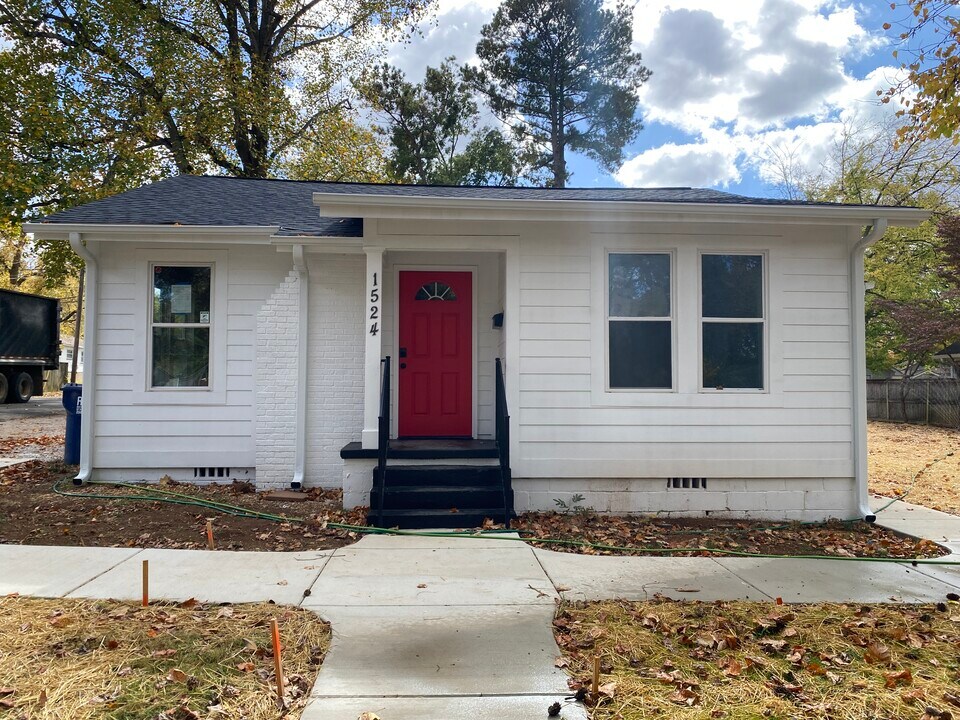 1524 Ward Ave NE, Unit 1/2 in Huntsville, AL - Foto de edificio