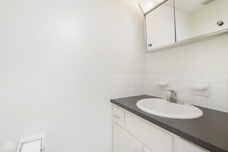 114 Greenwood Trail N Dr in Greenwood, IN - Building Photo - Building Photo