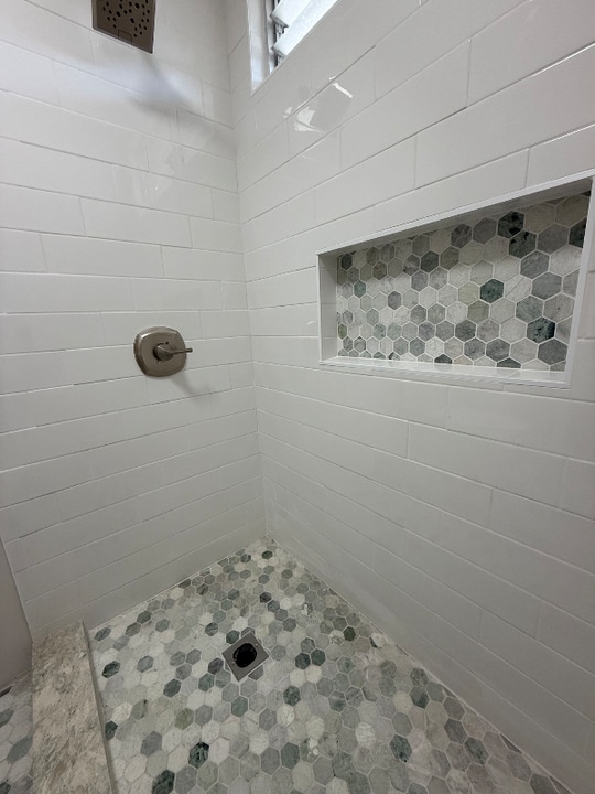 1073 Loho St in Kailua, HI - Building Photo