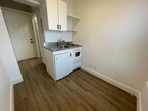 Towne Apartments in Seattle, WA - Foto de edificio - Interior Photo