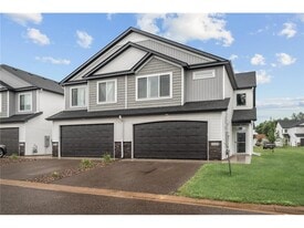 2117 Cleveland Ln S in Cambridge, MN - Building Photo