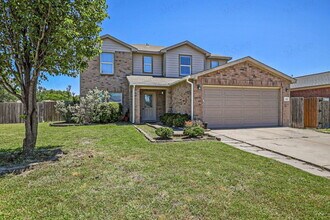 201 Dartmouth Dr in Forney, TX - Building Photo - Building Photo
