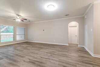 606 Paradise Ln in Montgomery, TX - Building Photo - Building Photo