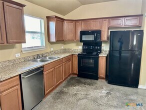 1400 Clyde St in San Marcos, TX - Building Photo - Building Photo