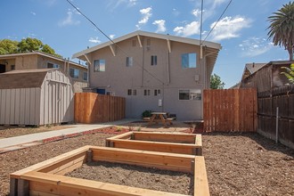 219 N Avenue 54 in Los Angeles, CA - Building Photo - Building Photo