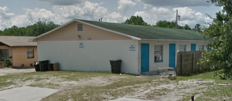 218 Florida Ave in Dundee, FL - Building Photo