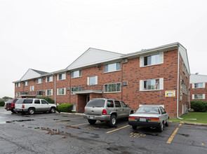 Parkview Apartments in Addison, IL - Foto de edificio - Building Photo
