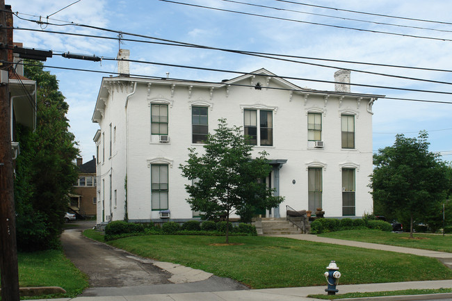 224 E High St in Lexington, KY - Foto de edificio - Building Photo