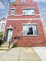 1512 W 17th St in Chicago, IL - Building Photo