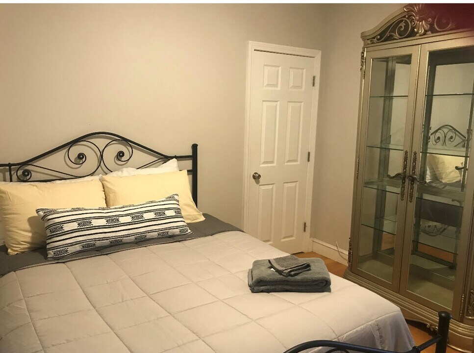 86 Home Ave, Unit 1 in Providence, RI - Building Photo