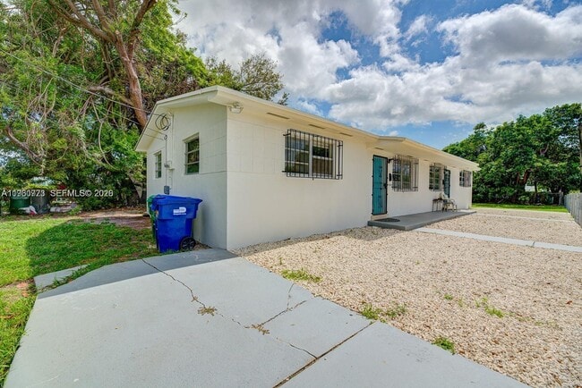 9391 NW 5th Ave
