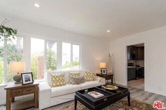 11485 Cumpston St in Los Angeles, CA - Building Photo - Building Photo