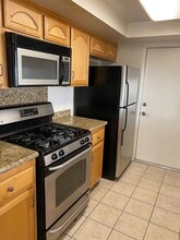 509 White Ln in Bakersfield, CA - Building Photo - Building Photo
