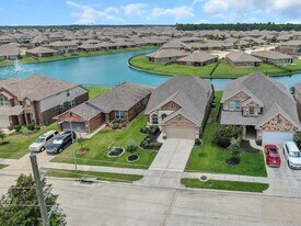 3791 Lake Bend Shore Dr in Spring, TX - Building Photo