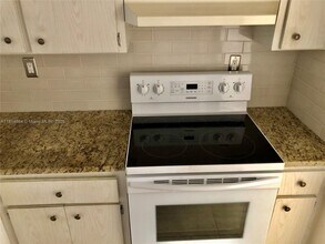 1753 3rd Ave N in Lake Worth Beach, FL - Building Photo - Building Photo