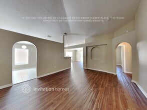 527 Stonewall Ave in Haines City, FL - Foto de edificio - Building Photo