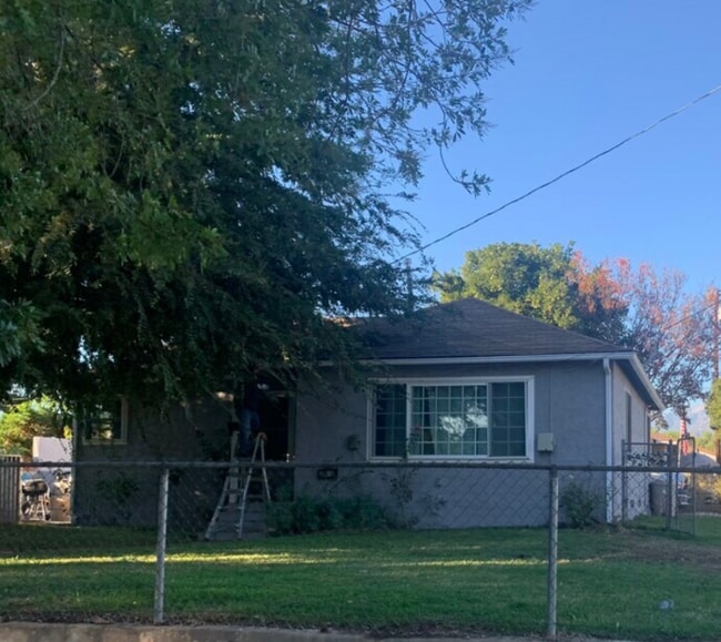 property at 306 W Sunkist St