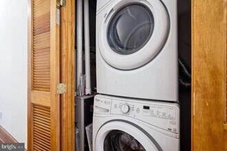 1337 Girard St NW in Washington, DC - Building Photo - Building Photo