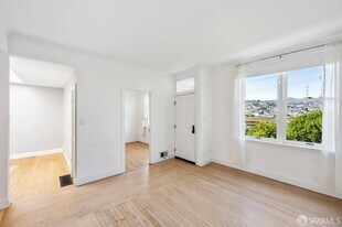 133 Lundys Ln in San Francisco, CA - Building Photo
