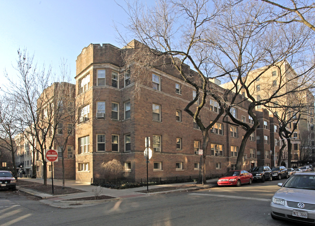Surf and Cambridge Condominiums in Chicago, IL - Foto de edificio