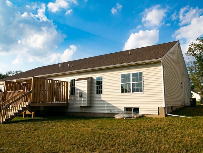 26 Palmer Ct in Drums, PA - Building Photo - Building Photo