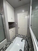 1244 N Hollywood Way in Burbank, CA - Building Photo - Building Photo