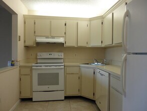 322 Knotty Pine Cir in Greenacres, FL - Building Photo - Building Photo