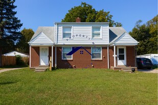 3050-3058 Gloria St in Wayne, MI - Building Photo