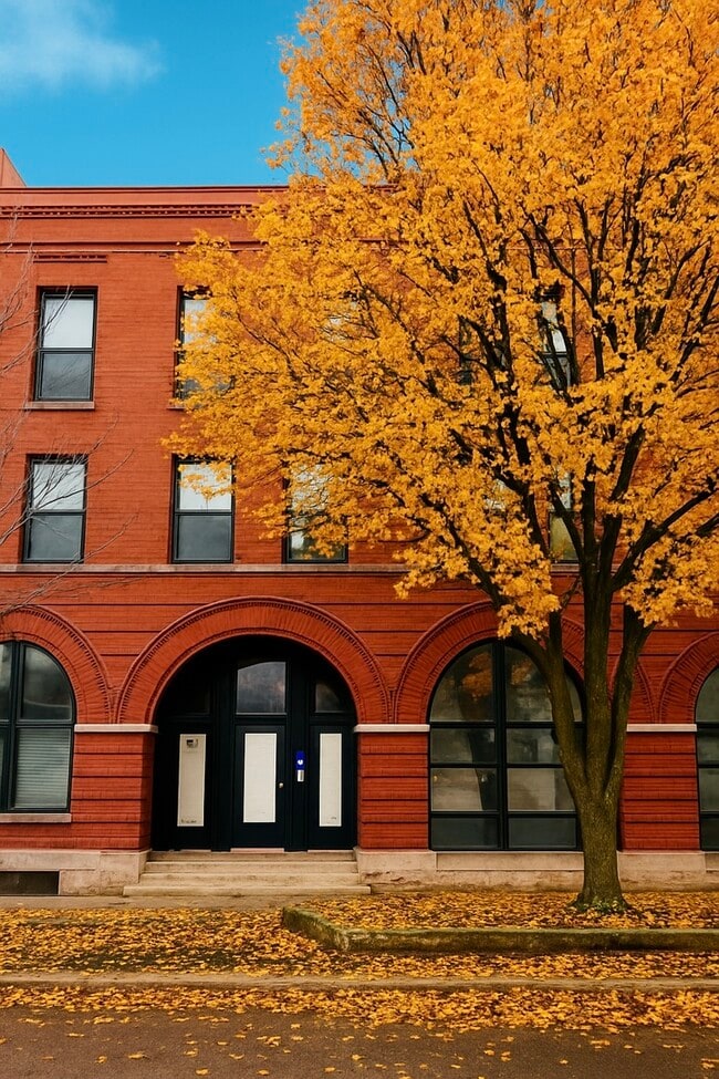 property at 1707 N Paulina St