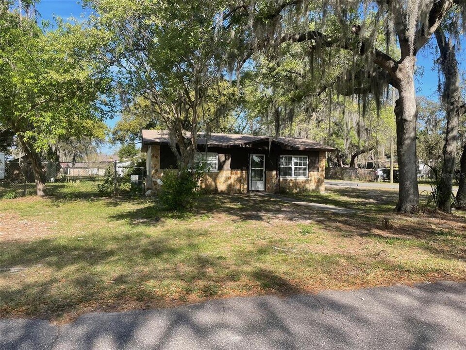 204 Callitris Ave in Polk City, FL - Building Photo