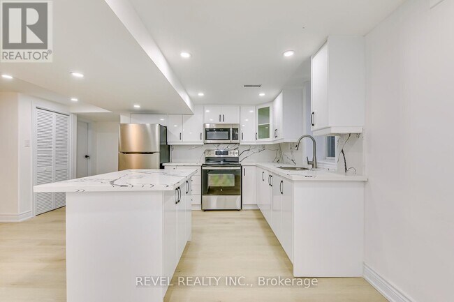 6701 Snow Goose Ln in Mississauga, ON - Building Photo - Building Photo