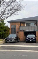 518 Meadows Blvd in Mississauga, ON - Building Photo