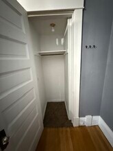 611 W Prospect St, Unit 2 in Marshall, MI - Foto de edificio - Building Photo