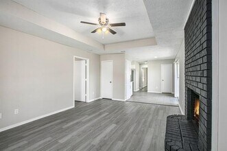 2114 Windhurst Dr in Arlington, TX - Building Photo - Building Photo