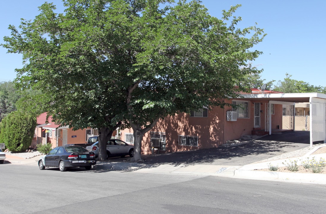 1320 Lead Ave SE in Albuquerque, NM - Building Photo