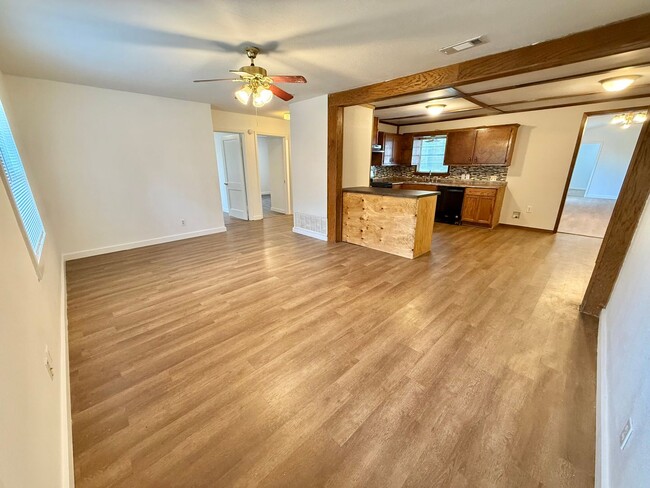 605 Waggoner St in Longview, TX - Building Photo - Building Photo